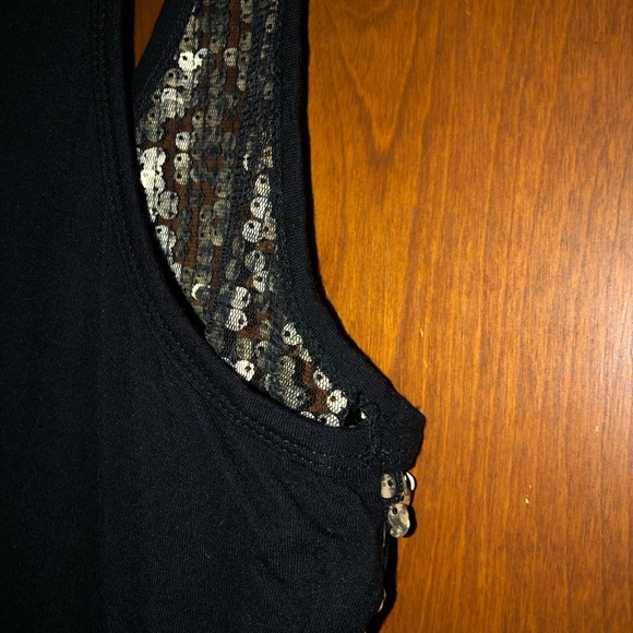 Buckle BKE boutique gold sequin top. Size M. NWOT - Picture 9 of 12